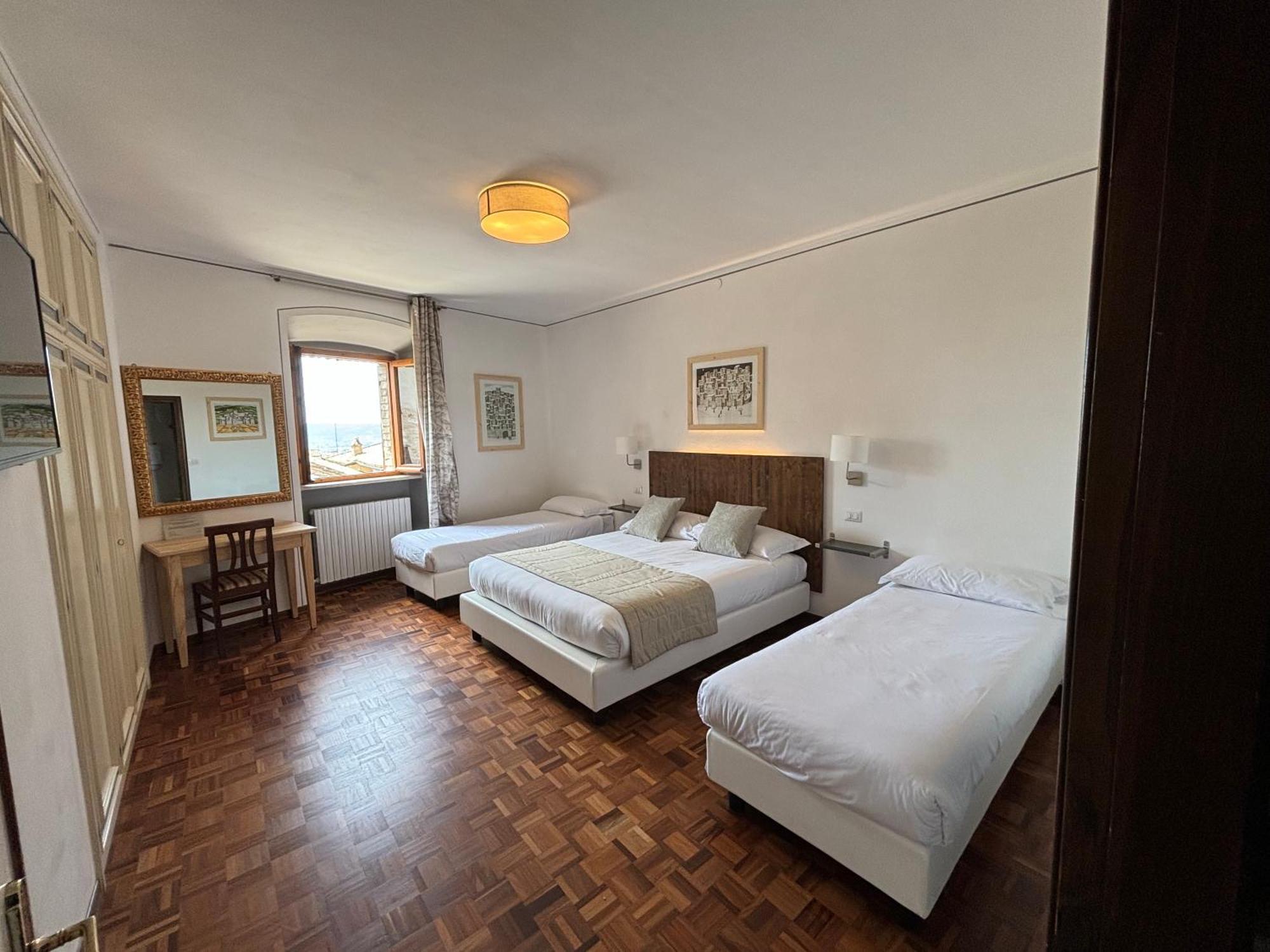 Hotel La Fortezza Assisi Luaran gambar