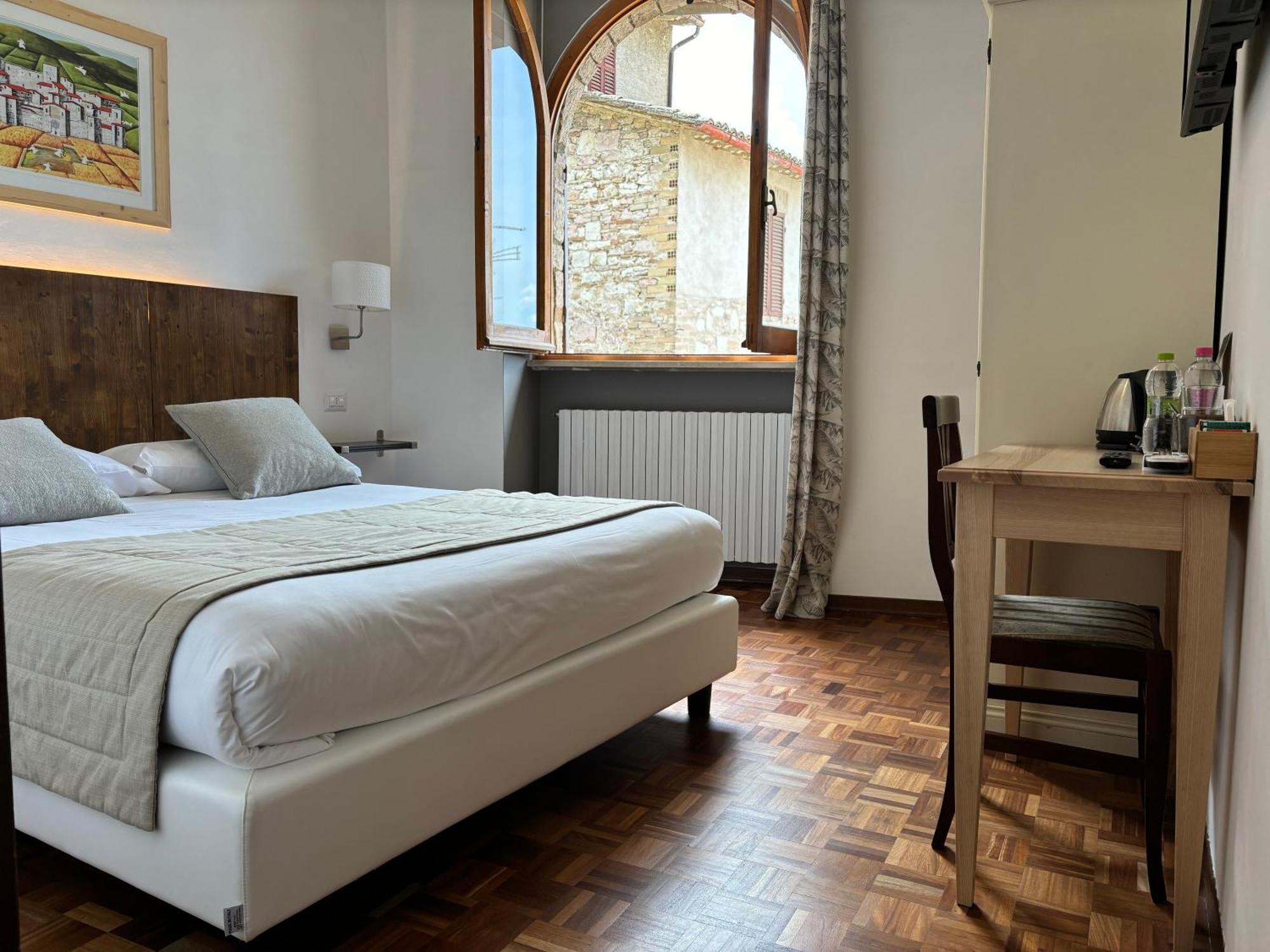 Hotel La Fortezza Assisi Luaran gambar
